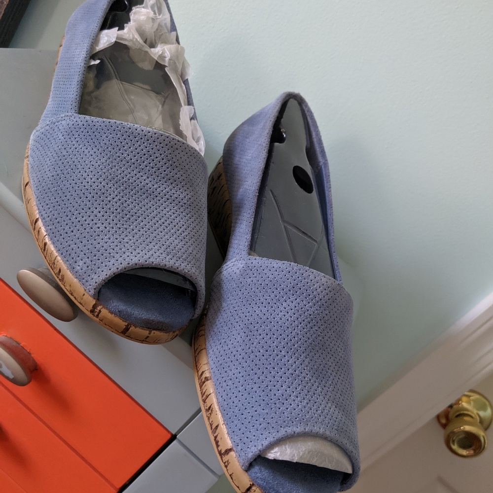 Blue leather open toe wedges 12M